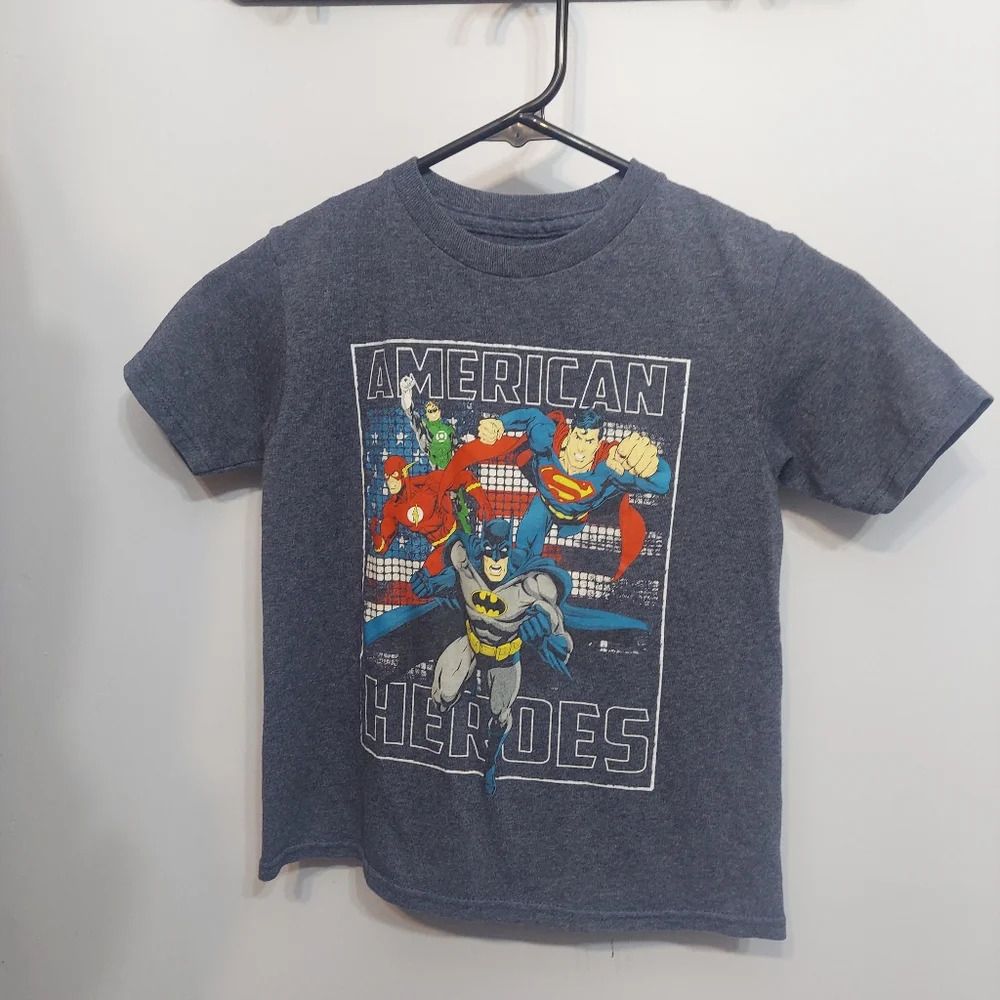 Justice League t-shirt, boys size 5/6 Super heros DC blue tee batman Superman